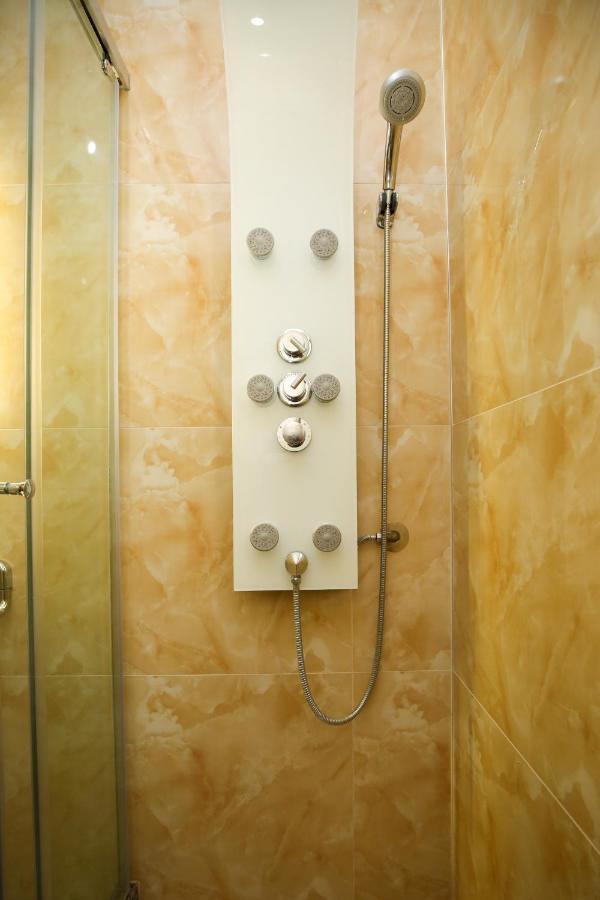 Tafa Deluxe Vlorë