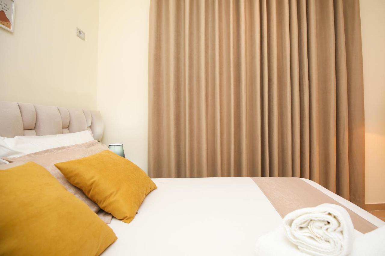 Tafa Deluxe Vlorë